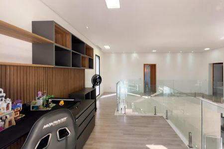Casa de condomínio para alugar com 330m², 4 quartos e 4 vagas