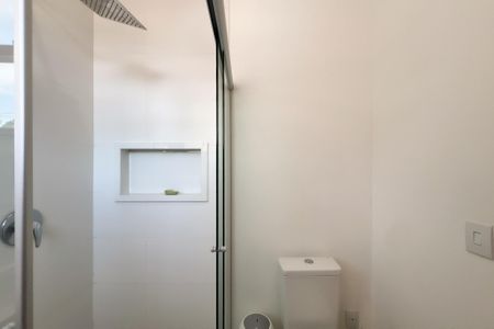 Casa de condomínio para alugar com 330m², 4 quartos e 4 vagas