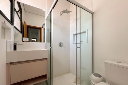 Casa de condomínio para alugar com 330m², 4 quartos e 4 vagas