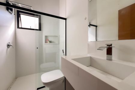 Casa de condomínio para alugar com 330m², 4 quartos e 4 vagas