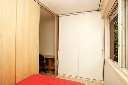 Quarto de kitnet/studio para alugar com 1 quarto, 32m² em Centro Histórico, Porto Alegre