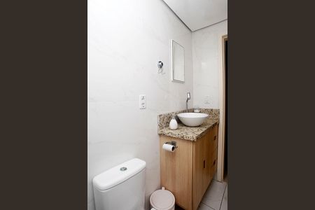 Banheiro de kitnet/studio para alugar com 1 quarto, 32m² em Centro Histórico, Porto Alegre