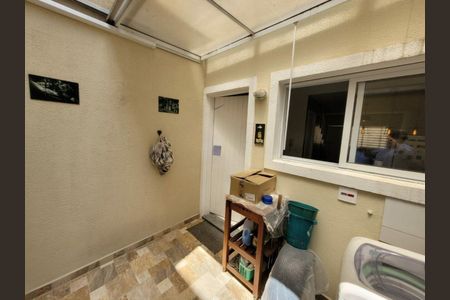 Casa à venda com 2 quartos, 101m² em Vila Romano, São Paulo