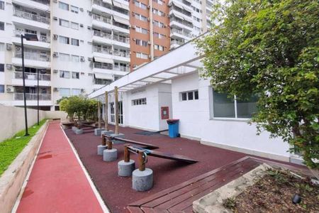 Apartamento à venda com 65m², 2 quartos e 1 vaga