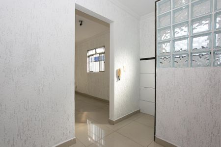Casa para alugar com 67m², 1 quarto e sem vaga Casa para alugar com 67m², 1 quarto e sem vagaCorredor de Entrada