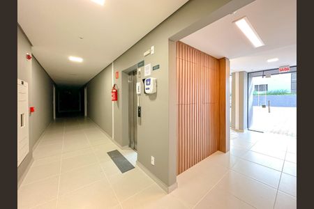 Apartamento para alugar com 60m², 2 quartos e sem vagaHall social