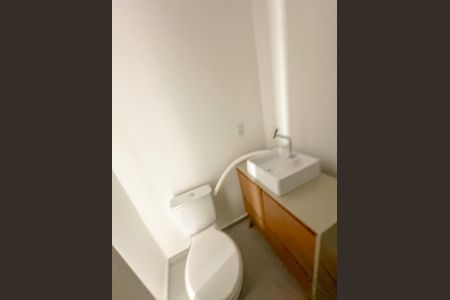 Apartamento para alugar com 60m², 2 quartos e sem vagaBanheiro