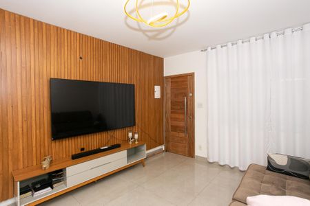 Casa para alugar com 218m², 2 quartos e 1 vaga