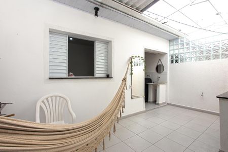 Casa para alugar com 218m², 2 quartos e 1 vaga Casa para alugar com 218m², 2 quartos e 1 vagaQuintal