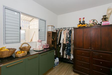 Casa para alugar com 218m², 2 quartos e 1 vaga Casa para alugar com 218m², 2 quartos e 1 vagaQuarto de Serviço