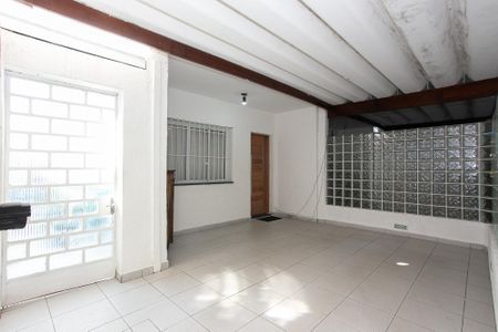 Casa para alugar com 218m², 2 quartos e 1 vaga Casa para alugar com 218m², 2 quartos e 1 vagaGaragem