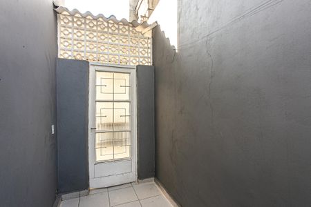 Casa para alugar com 250m², 2 quartos e 3 vagas Casa para alugar com 250m², 2 quartos e 3 vagasCorredor