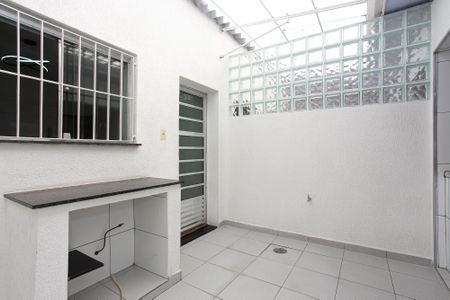 Casa para alugar com 250m², 2 quartos e 3 vagas Casa para alugar com 250m², 2 quartos e 3 vagasQuintal