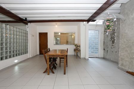 Casa para alugar com 250m², 2 quartos e 3 vagas Casa para alugar com 250m², 2 quartos e 3 vagasÁrea Externa