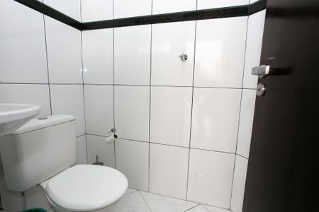 Casa para alugar com 250m², 2 quartos e 3 vagas Casa para alugar com 250m², 2 quartos e 3 vagasBanheiro de Serviço