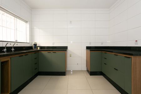Casa para alugar com 250m², 2 quartos e 3 vagas Casa para alugar com 250m², 2 quartos e 3 vagasCozinha