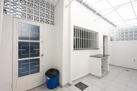 Casa para alugar com 250m², 2 quartos e 3 vagas Casa para alugar com 250m², 2 quartos e 3 vagasQuintal