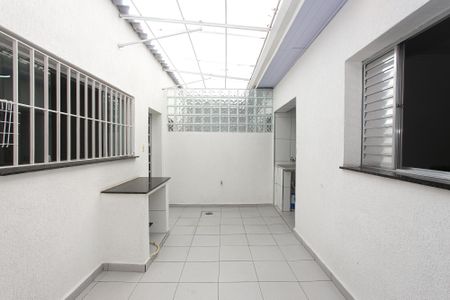 Casa para alugar com 250m², 2 quartos e 3 vagas Casa para alugar com 250m², 2 quartos e 3 vagasQuintal