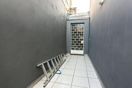 Casa para alugar com 250m², 2 quartos e 3 vagas Casa para alugar com 250m², 2 quartos e 3 vagasCorredor