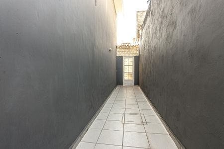Casa para alugar com 250m², 2 quartos e 3 vagas Casa para alugar com 250m², 2 quartos e 3 vagasCorredor