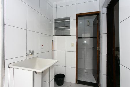 Casa para alugar com 250m², 2 quartos e 3 vagas Casa para alugar com 250m², 2 quartos e 3 vagasÁrea de Serviço