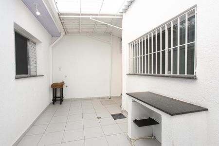 Casa para alugar com 250m², 2 quartos e 3 vagas Casa para alugar com 250m², 2 quartos e 3 vagasQuintal