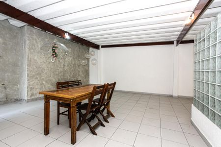 Casa para alugar com 250m², 2 quartos e 3 vagas Casa para alugar com 250m², 2 quartos e 3 vagasÁrea Externa