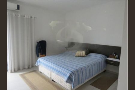Casa à venda com 4 quartos, 202m² em Vila Marari, São Paulo