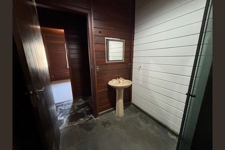 Casa para alugar com 173m², 5 quartos e 6 vagasBanheiro