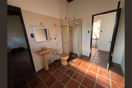 Casa para alugar com 173m², 5 quartos e 6 vagasBanheiro de serviço 