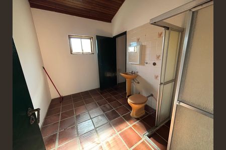 Casa para alugar com 173m², 5 quartos e 6 vagasBanheiro de serviço 