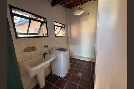 Casa para alugar com 173m², 5 quartos e 6 vagasÁrea de serviço 