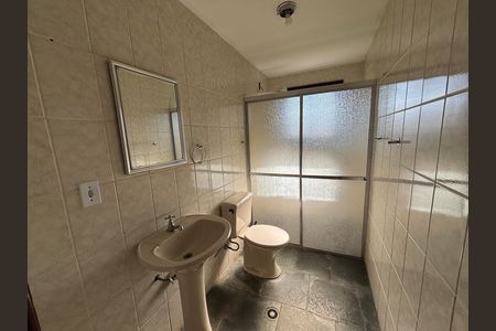 Casa para alugar com 173m², 5 quartos e 6 vagasBanheiro edícula 