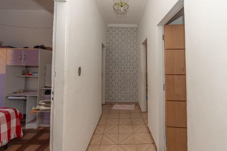Casa à venda com 250m², 3 quartos e 4 vagas Casa à venda com 250m², 3 quartos e 4 vagasCorredor