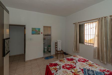 Casa à venda com 250m², 3 quartos e 4 vagas Casa à venda com 250m², 3 quartos e 4 vagasSuite