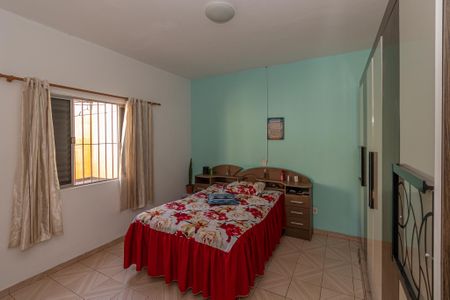 Casa à venda com 250m², 3 quartos e 4 vagas Casa à venda com 250m², 3 quartos e 4 vagasSuite