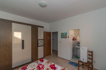 Casa à venda com 250m², 3 quartos e 4 vagas Casa à venda com 250m², 3 quartos e 4 vagasSuite
