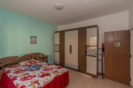Casa à venda com 250m², 3 quartos e 4 vagas Casa à venda com 250m², 3 quartos e 4 vagasSuite