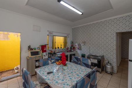 Casa à venda com 250m², 3 quartos e 4 vagas Casa à venda com 250m², 3 quartos e 4 vagasCozinha