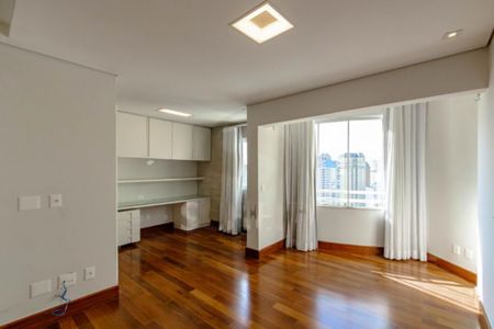 Apartamento à venda com 2 quartos, 180m² em Itaim Bibi, São Paulo