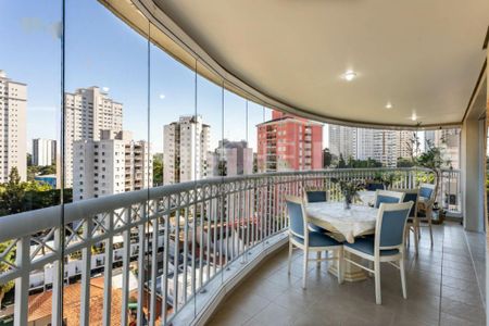 Apartamento à venda com 246m², 3 quartos e 4 vagas