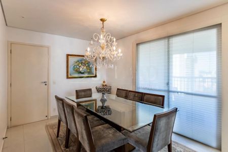Apartamento à venda com 246m², 3 quartos e 4 vagas
