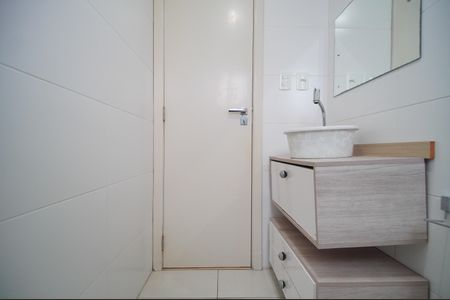 Apartamento à venda com 94m², 2 quartos e 2 vagasBanheiro da Suíte