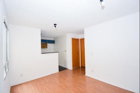 Sala de apartamento para alugar com 2 quartos, 37m² em Água Chata, Guarulhos
