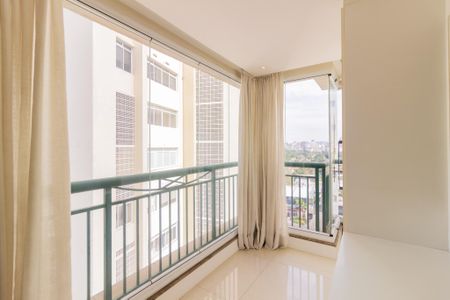 Apartamento para alugar com 197m², 3 quartos e 4 vagas Apartamento para alugar com 197m², 3 quartos e 4 vagasQuarto