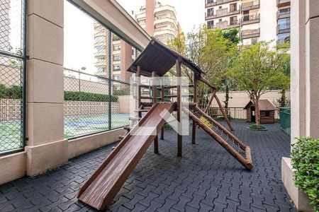 Apartamento para alugar com 197m², 3 quartos e 4 vagas Apartamento para alugar com 197m², 3 quartos e 4 vagasÁrea comum - Playground