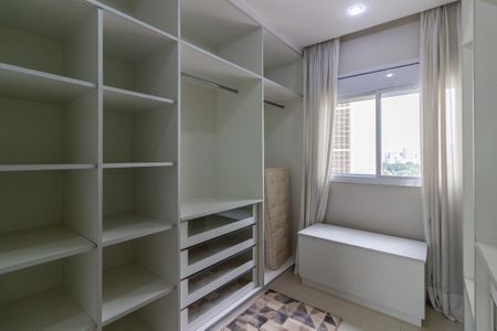Apartamento para alugar com 197m², 3 quartos e 4 vagas Apartamento para alugar com 197m², 3 quartos e 4 vagasCloset
