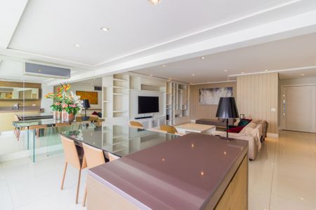 Apartamento para alugar com 197m², 3 quartos e 4 vagas Apartamento para alugar com 197m², 3 quartos e 4 vagasSala