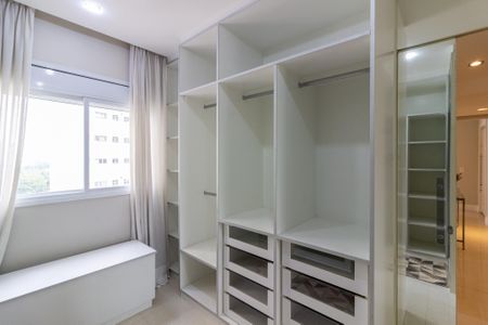 Apartamento para alugar com 197m², 3 quartos e 4 vagas Apartamento para alugar com 197m², 3 quartos e 4 vagasCloset