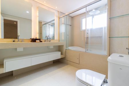 Apartamento para alugar com 197m², 3 quartos e 4 vagas Apartamento para alugar com 197m², 3 quartos e 4 vagasSuíte 2